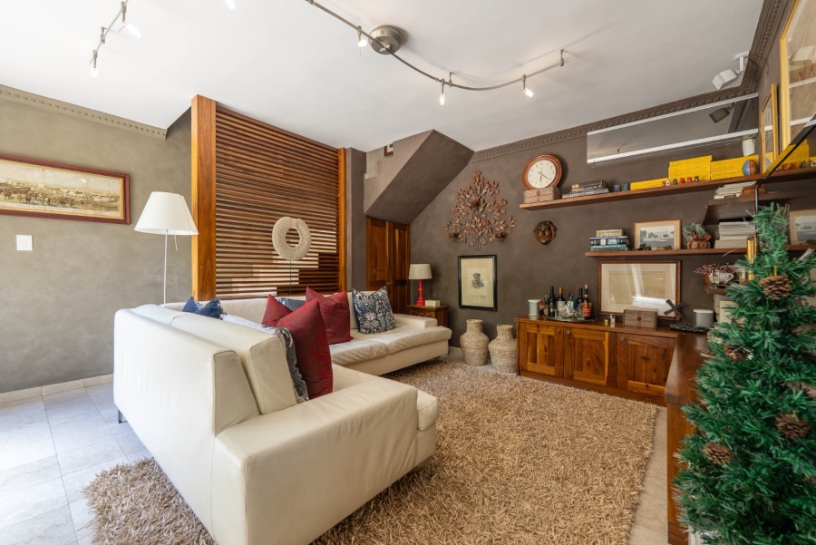 2 Bedroom Property for Sale in Tamboerskloof Western Cape